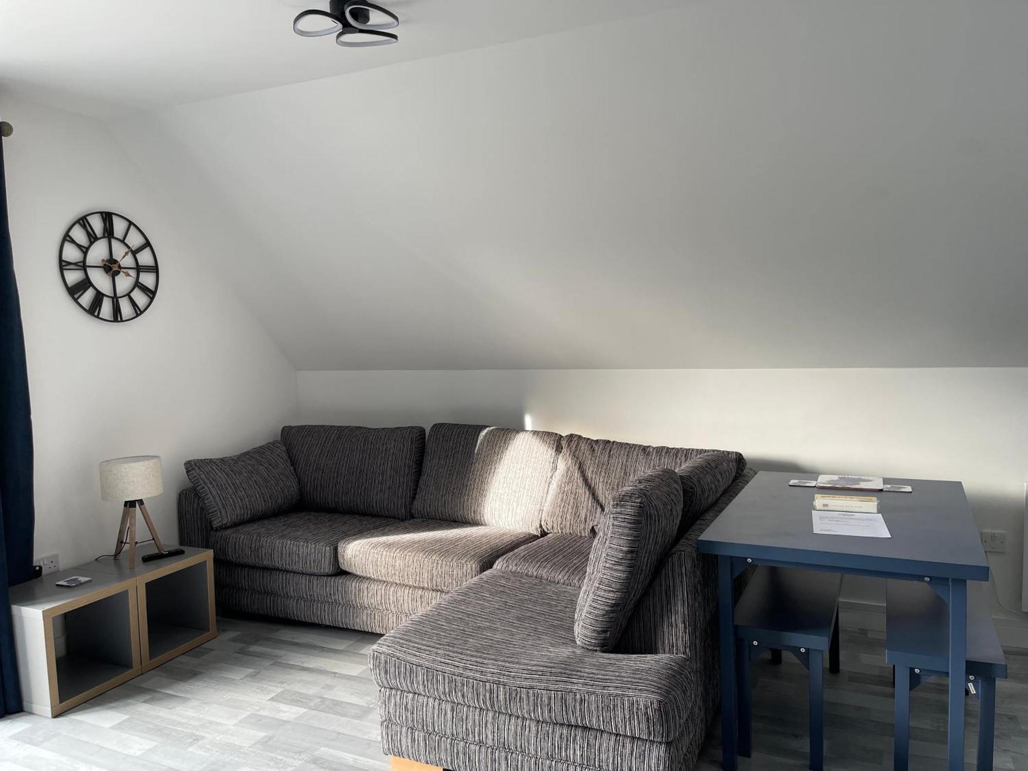Lochside Loft - Self Catering Apartment For 2 In A Great Location For Inverness Airport And Both Cabot Highlands & Nairn Golf Courses Exterior photo