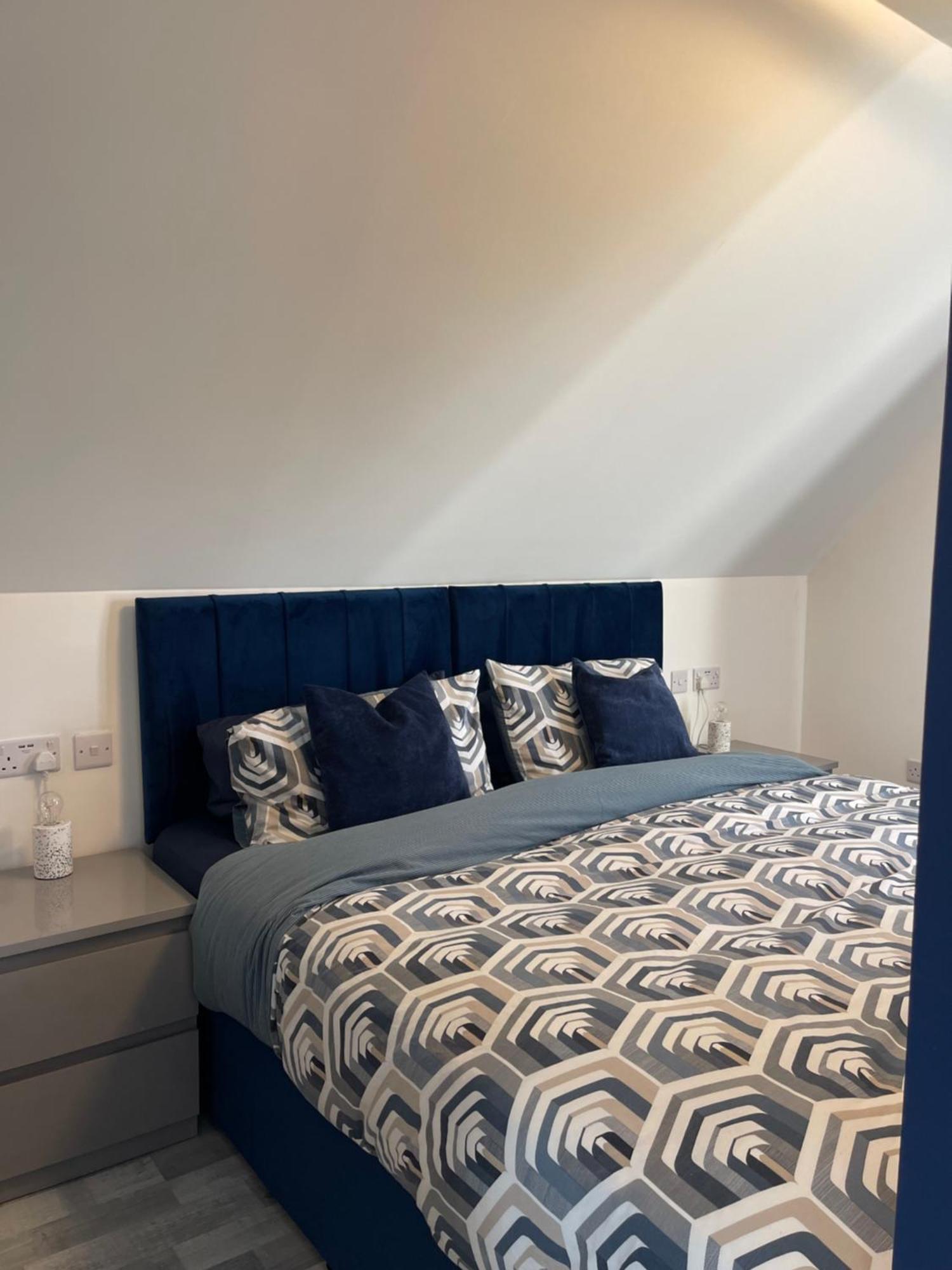 Lochside Loft - Self Catering Apartment For 2 In A Great Location For Inverness Airport And Both Cabot Highlands & Nairn Golf Courses Exterior photo